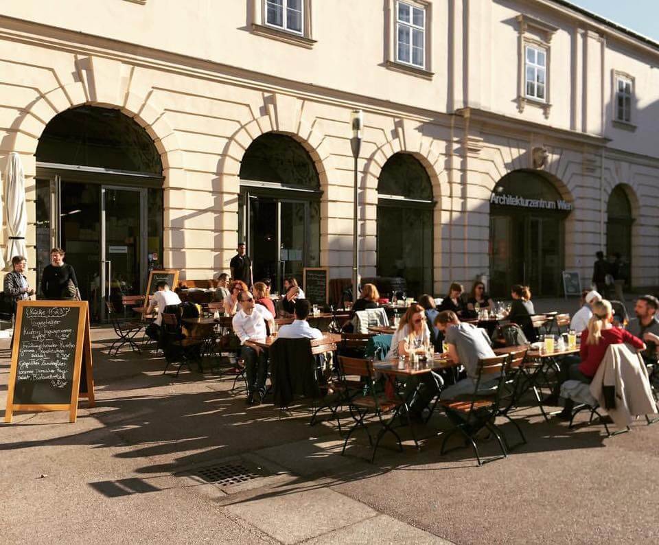 CORBACI Schanigarten im Museumsquartier