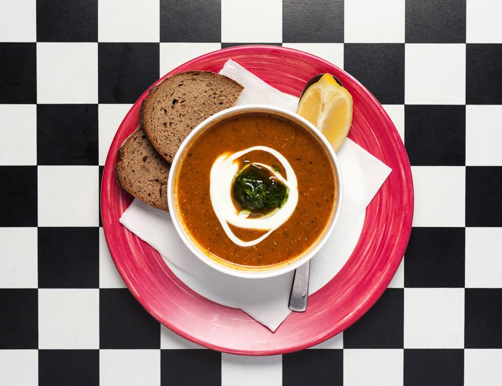 Linsensuppe von Corbaci im Architekturzentrum Museumsquartier Wien