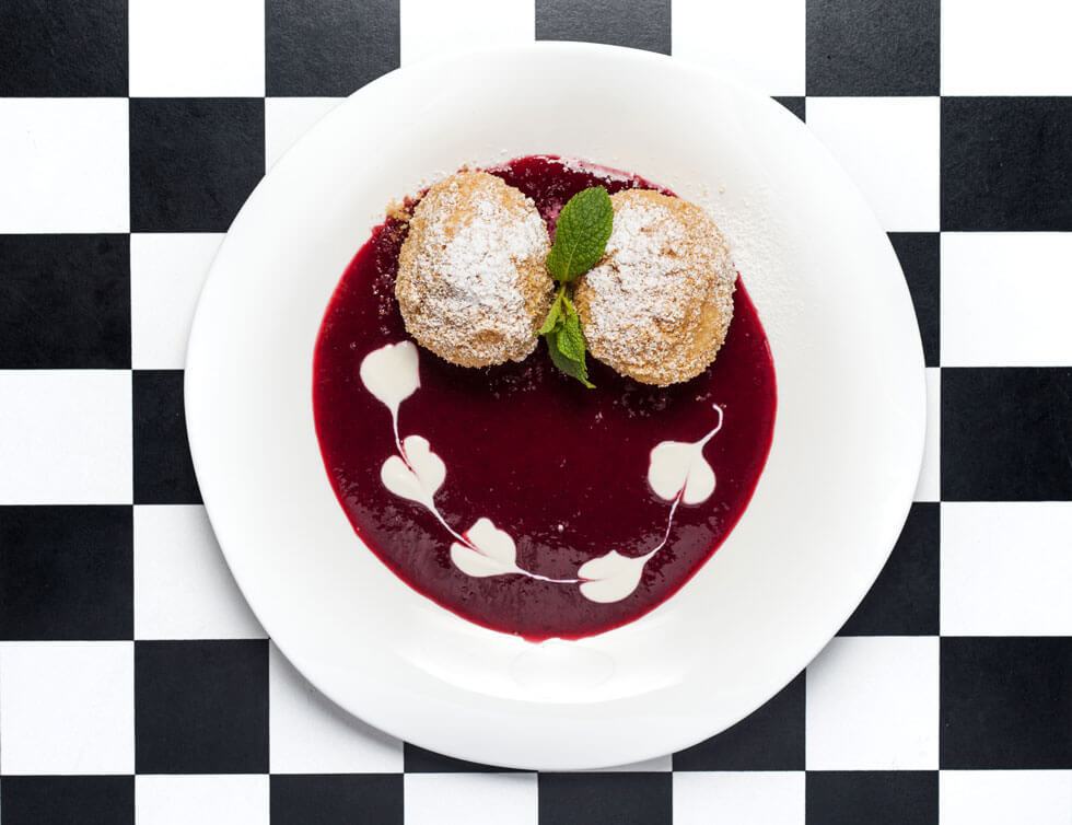 Topfenknödel von Corbaci im Architekturzentrum Museumsquartier Wien